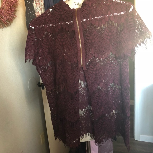 Lace topper - Picture 3 of 4